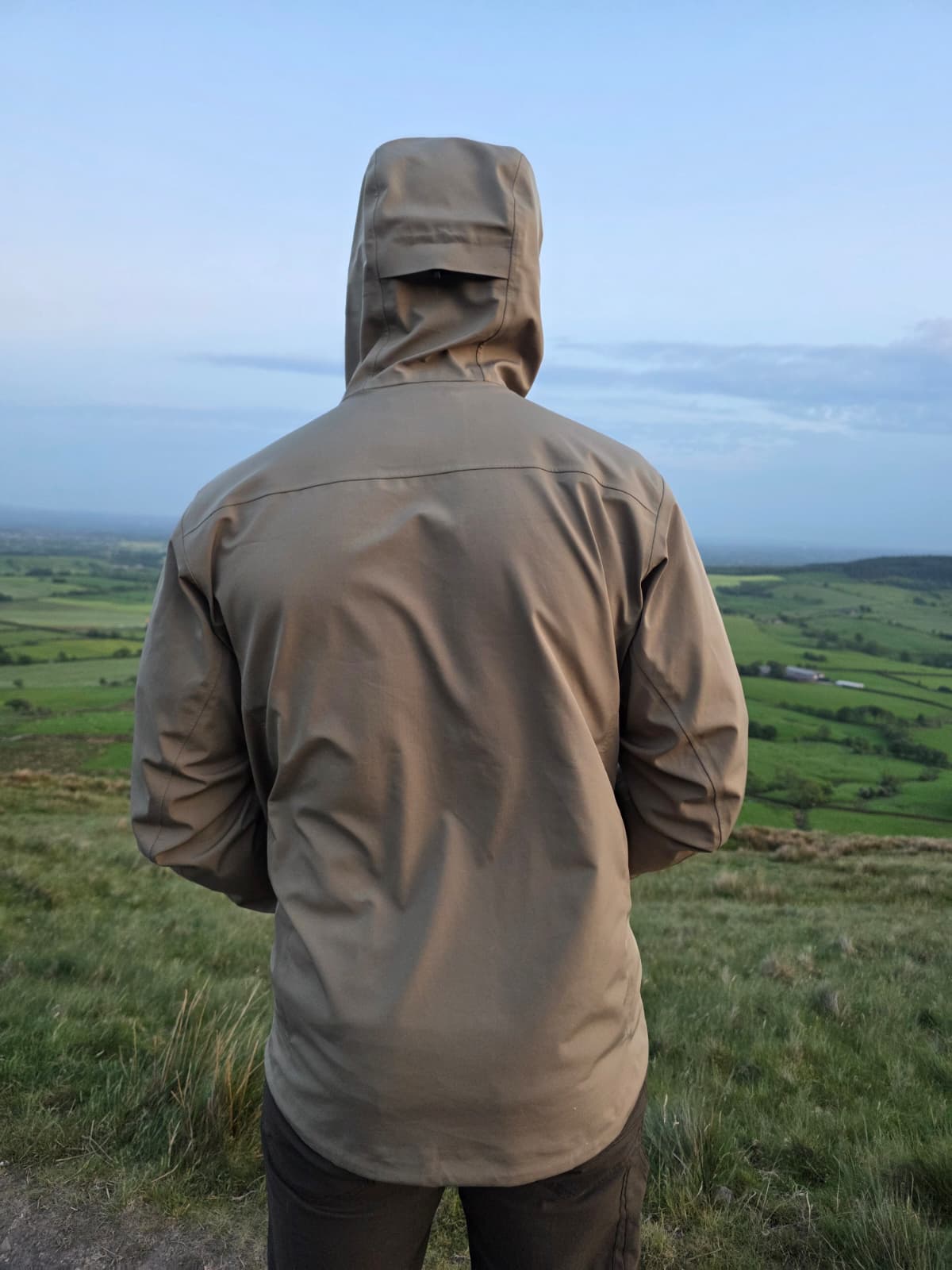 Waterproof jacket fabric illustrating 2-layer and 3-layer shell construction